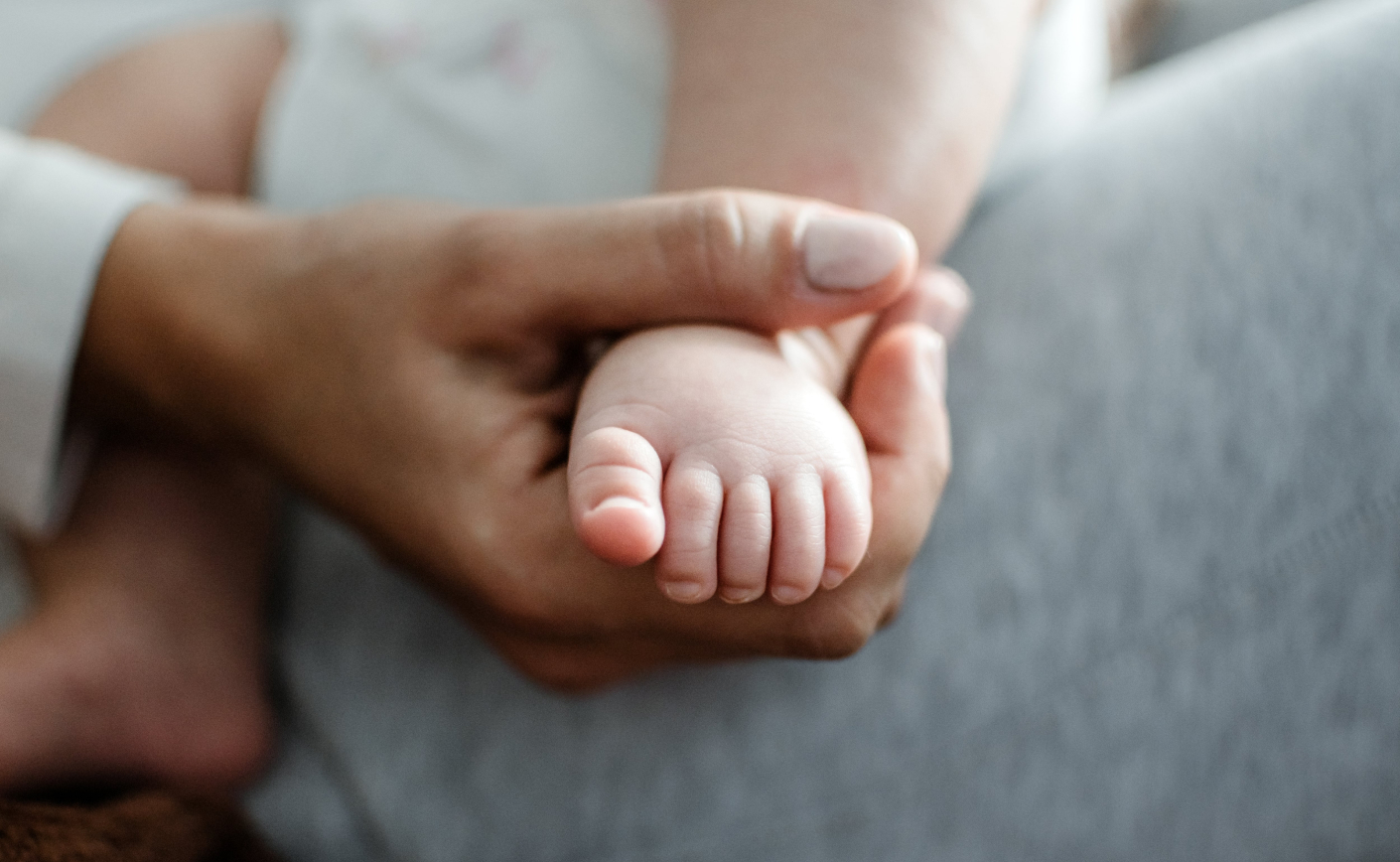 Comprendre et apaiser les pleurs de décharge chez le bébé ce qu